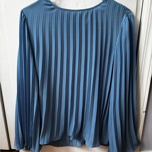 Elegant Blue Pleated Women's Top